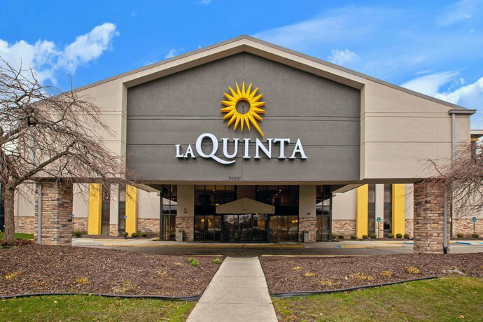 La Quinta Inn & Suites Detroit Metro Airport